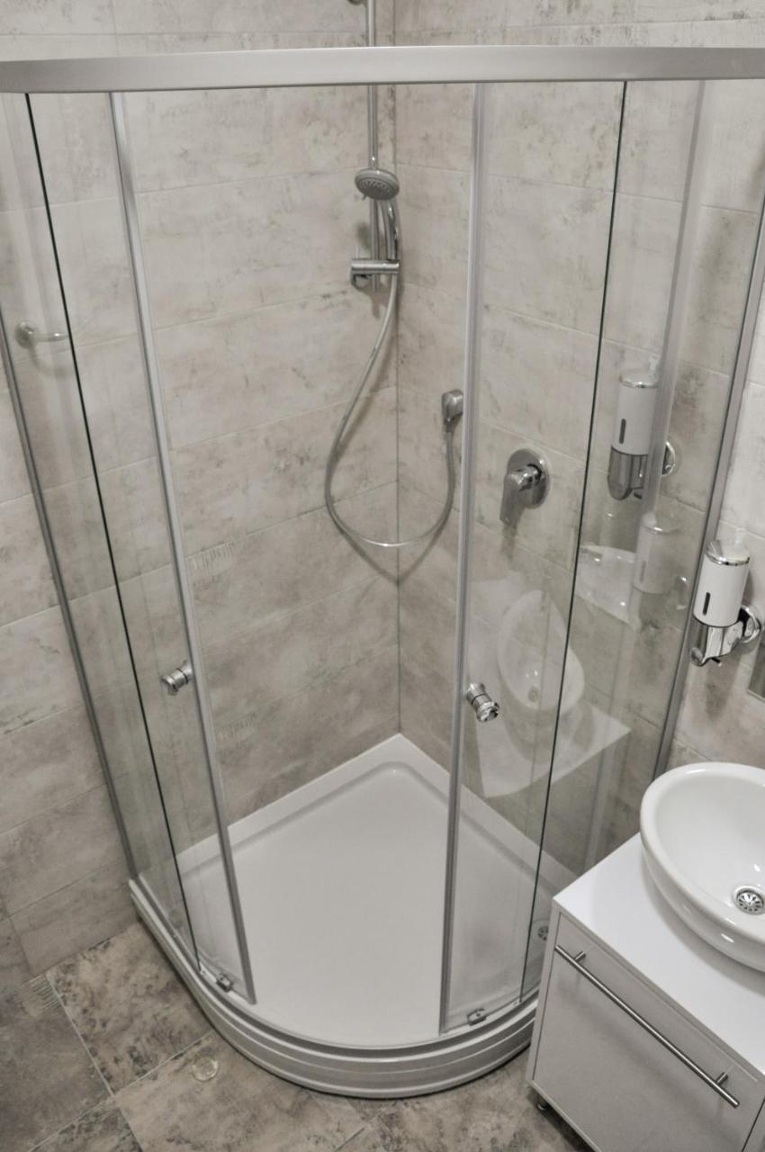 Maroon Free Parking Apartment Sarajevo Bagian luar foto