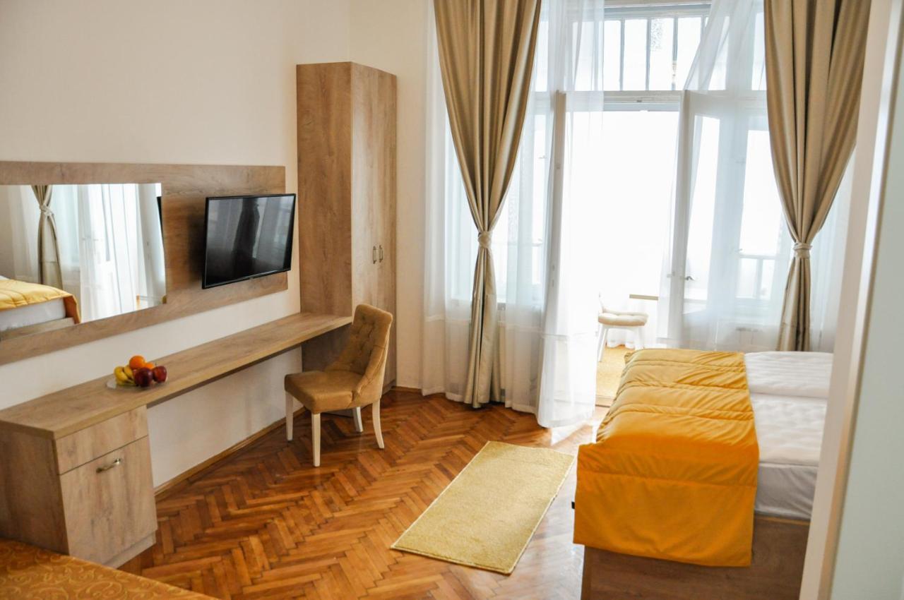 Maroon Free Parking Apartment Sarajevo Bagian luar foto