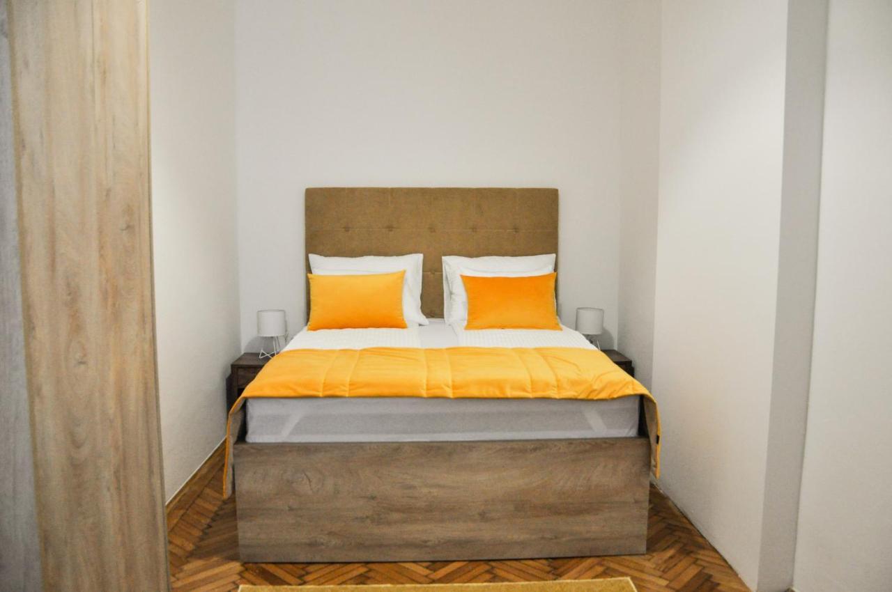 Maroon Free Parking Apartment Sarajevo Bagian luar foto